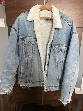 Levi's Cream Sherpa Jacket with Red Logo Patch XL
